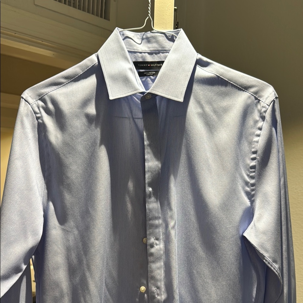 Tommy Hilfiger Men’s Blue button up 15.5